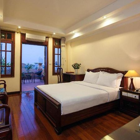 Lucky 3 Hotel & Travel Hanoi Dış mekan fotoğraf