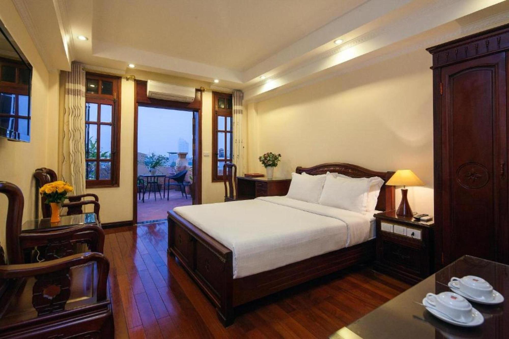 Lucky 3 Hotel & Travel Hanoi Dış mekan fotoğraf