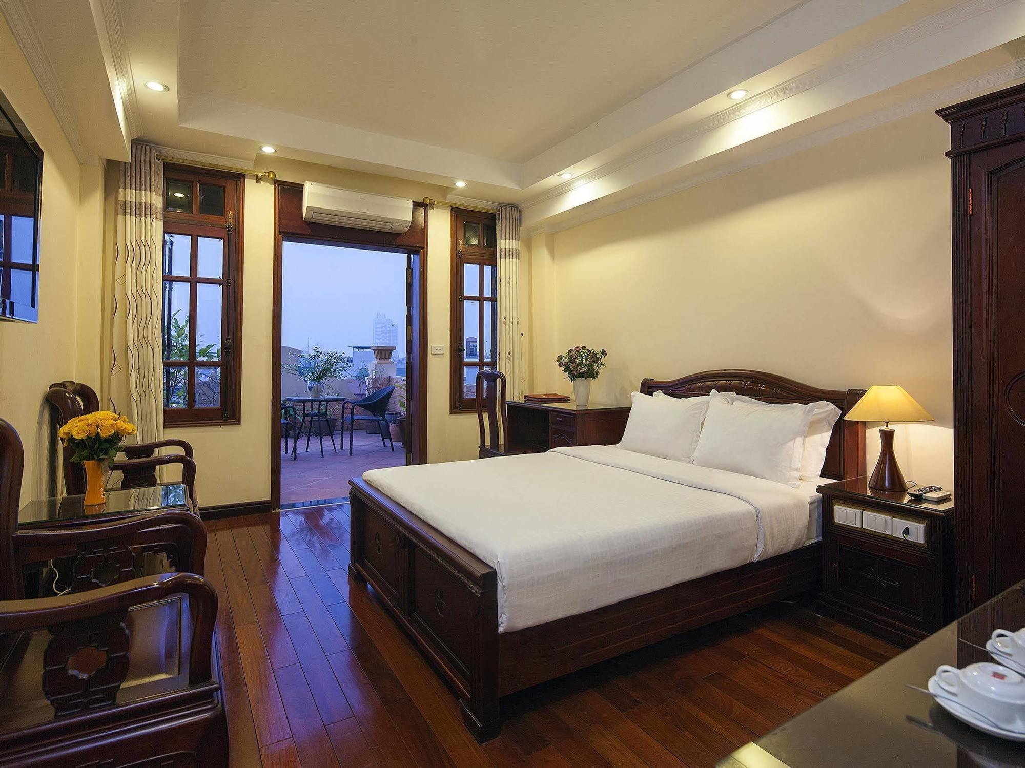 Lucky 3 Hotel & Travel Hanoi Dış mekan fotoğraf