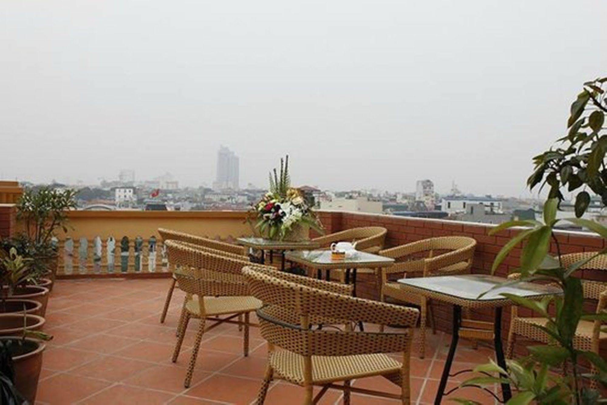 Lucky 3 Hotel & Travel Hanoi Dış mekan fotoğraf
